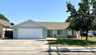 681 W Mulberry Ave, Porterville, CA 93257