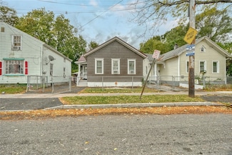 115 Scrantom St, Rochester, NY 14605