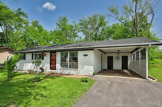 1209 W Lark Dr, Fenton, MO 63026