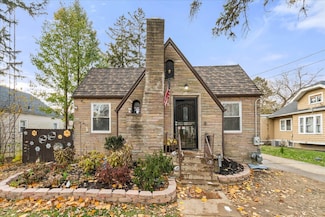 937 Pearl St, Aurora, IL 60505