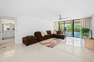 20811 San Simeon Way Unit 204, Miami, FL 33179