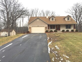 11981 Joshua Dr, Grand Haven, MI 49417
