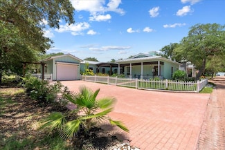 53 Old Cottage Beach Dr, Rockport, TX 78382