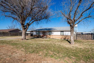 803 E 7th St, Rotan, TX 79546