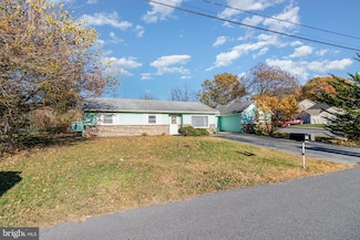 16 Amy Dr, Harrisburg, PA 17112