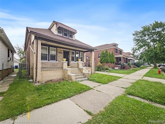 12080 Saint Aubin St, HamtraMcK, MI 48212