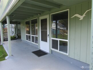 912 Surf St, Westport, WA 98595