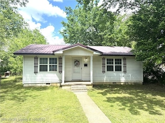 317 W Cedar St, Stilwell, OK 74960