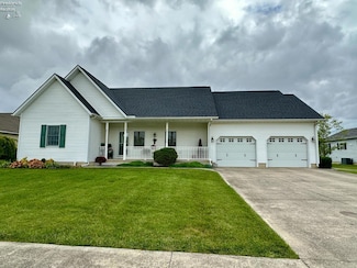 450 Burdine Dr, Oak Harbor, OH 43449