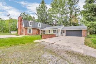 8925 Chubb Rd, Northville, MI 48168