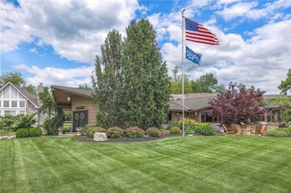 101 Algonquin Dr, Greenwood, MO 64034