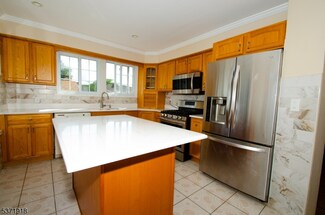 7 Frances St, Clifton, NJ 07014