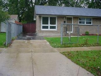 360 N Kendall St, Aurora, IL 60505