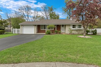 5 Forestway Ct, Buffalo Grove, IL 60089
