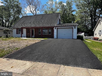 15 Excell Ln, Willingboro, NJ 08046