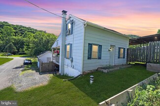 1 Vine St, Port Clinton, PA 19549