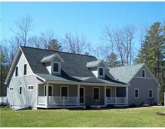 26 Arnold Rd, Freeport, ME 04032
