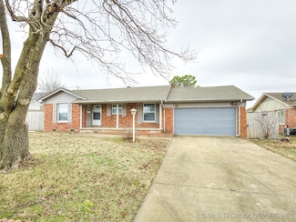 7516 E 27th St, Tulsa, OK 74129