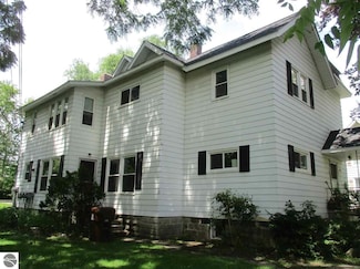 218 S Jeffery Ave, Ithaca, MI 48847
