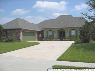 221 Willow Oak Dr, Brusly, LA 70719