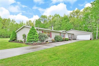 141 Aurora Cir, Youngstown, OH 44505