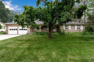 8105 Centre Ln, East Amherst, NY 14051