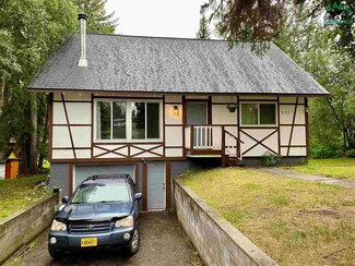 4627 Stanford Dr, Fairbanks, AK 99709