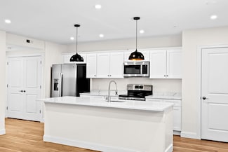 1 Pleasant St Unit 205, Cohasset, MA 02025