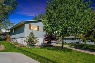 216 Letsch Rd, Waterloo, IA 50701