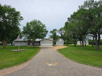 2250 18th Ave, Windom, MN 56101