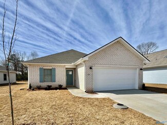15561 Brickman Ln, Athens, AL 35613