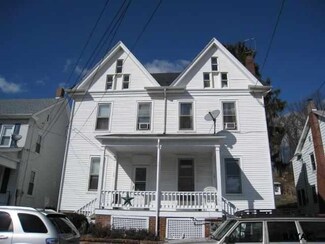 16 Water St, Windsor, PA 17366
