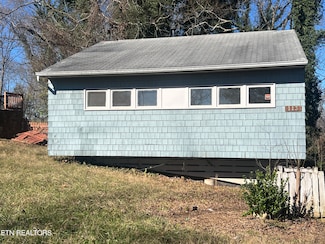 113 S Walker Ln, Oak Ridge, TN 37830