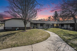 233 Bona Vista Dr NW, Grand Rapids, MI 49504