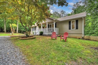 27 Ivy St, Ellijay, GA 30540