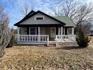 307 Kice St, Richmond, MO 64085