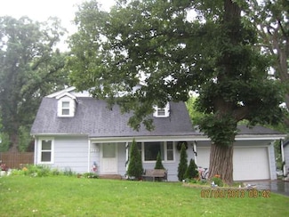 3417 Greenleaf Ave, Island Lake, IL 60042