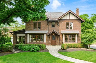 1811 Roxbury Rd, Columbus, OH 43212