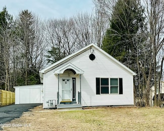 7 N Reineman St, Albany, NY 12203