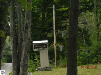 3533 Casey Rd, Frankfort, MI 49635