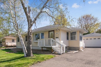 4550 Halifax Ave N, Robbinsdale, MN 55422