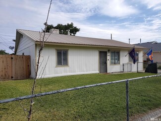 105 W 4th St, Hawthorne, NV 89415