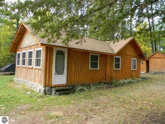 2443 Forest Dr, Lupton, MI 48635