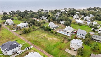 119 Lakewood Dr, Waveland, MS 39576