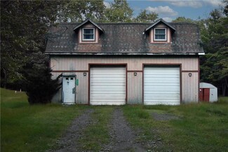 1717 Upper Valley Rd, Chestnuthill Township, PA 18330