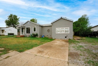 713 N Dwight St, Pampa, TX 79065