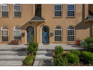 909 NE Brazee St Unit 12, Portland, OR 97212