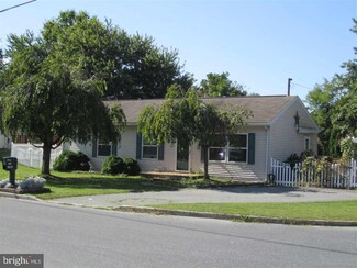 100 Lynmar Ave, Palmyra, PA 17078