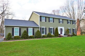 6115 Oak Valley Dr, Whitmore Lake, MI 48189