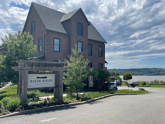 17 River Ridge Ct, Beacon, NY 12508